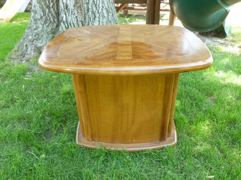 lot 88 image: Wooden End Table
