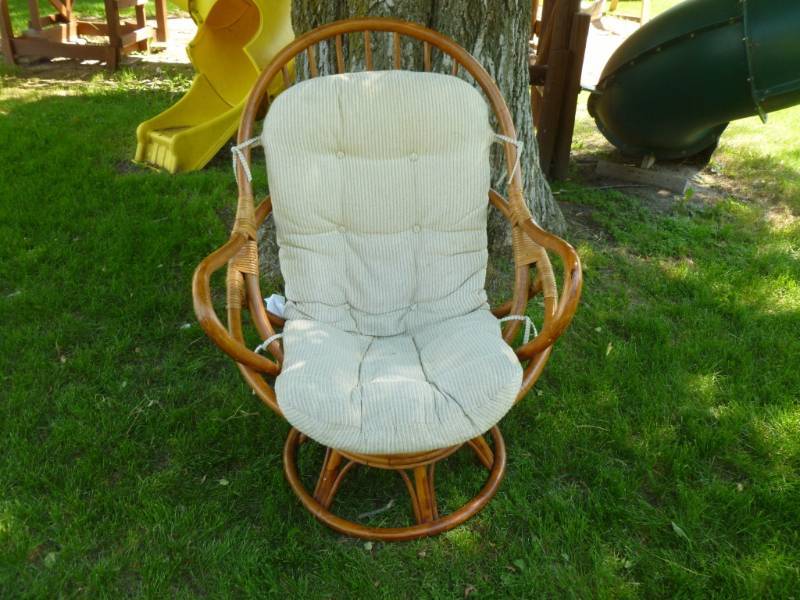 lot 91 image: Bamboo Chair
