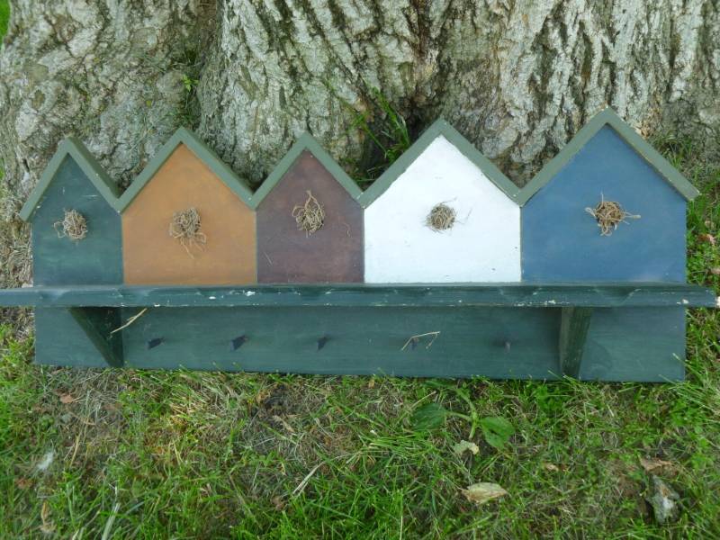 lot 94 image: Painted Hat Rack