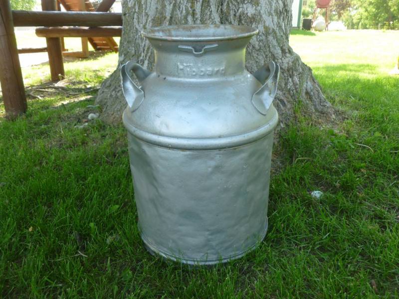 lot 97 image: Vintage Cream Can