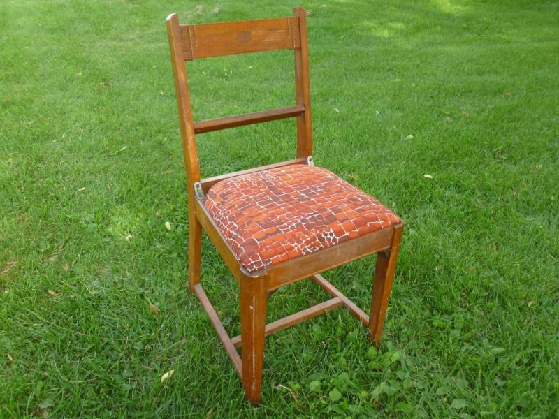 lot 115 image: Vintage Chair