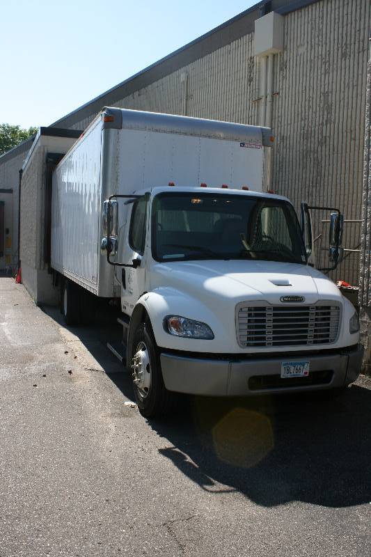 lot 1 image: 2009 Freightliner M2 106 Box Truck