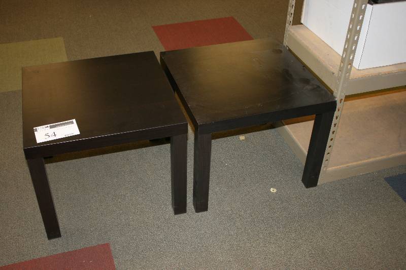 lot 54 image: Lot of (2) Wood-Style End Tables Square-Shaped 21.5 x 21.5 x 18.