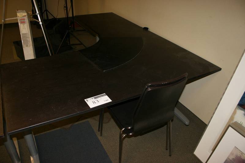 lot 83 image: Lot of (3) L-Shaped Office Desk, 63 x 79 Office Chairs (2).