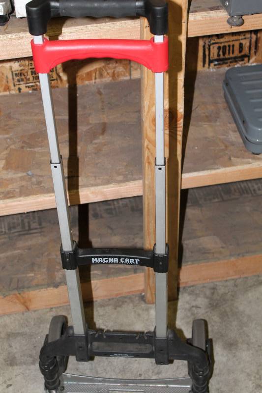 lot 242 image: Collapsible Dolly 15.5 x 17 x 39.