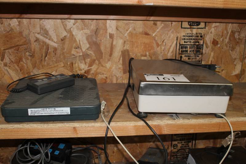 lot 161 image: Lot of (2) Electronic Scales Mettler Toledo Model 8213, Cap 100lb50kg Pelouze Model 4010, Cap 150lb.