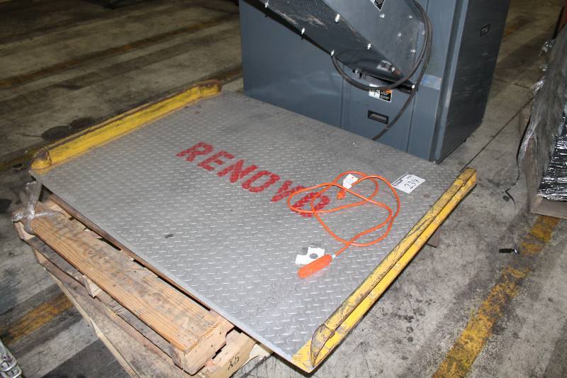 lot 239 image: Loading Dock Skid Plate Diamond Plated Steel Reinforced Sides 48 x 60.