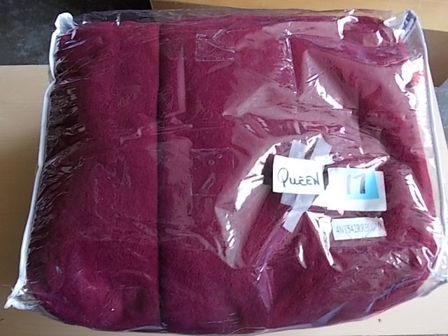 NEW Queen Size RedBlack Reversible Fleece Comforter