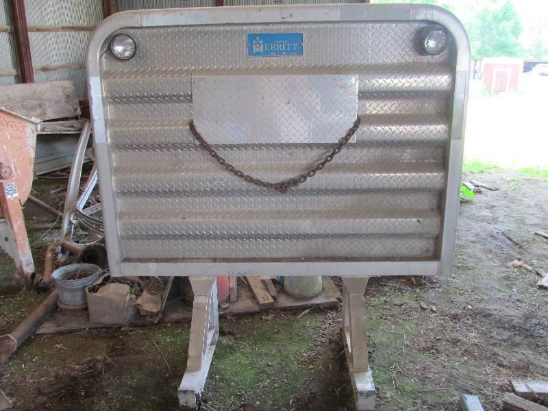 lot 21 image: Headache Rack