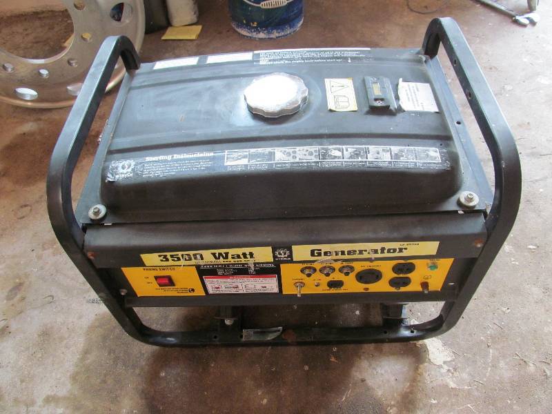 lot 29 image: 3500 w Generator