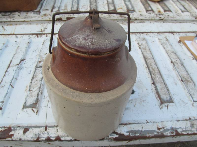 lot 31 image: Vintage,Ceramic Crock