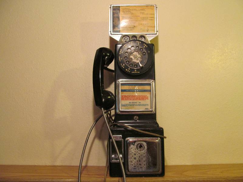 lot 43 image: G.T.E. Auto electric pay phone