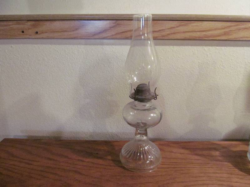 lot 45 image: Vintage Glass Oil Lamp