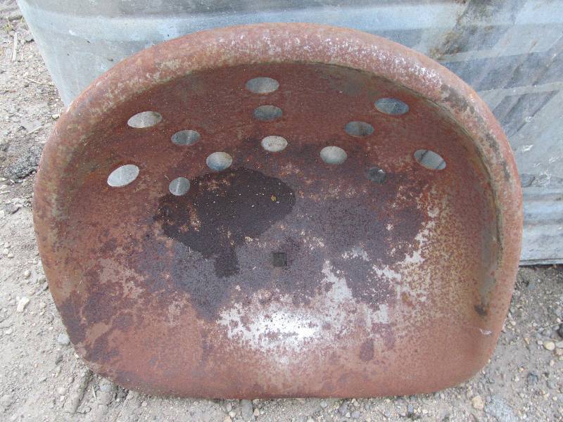 lot 53 image: Vintage Tractor Seat