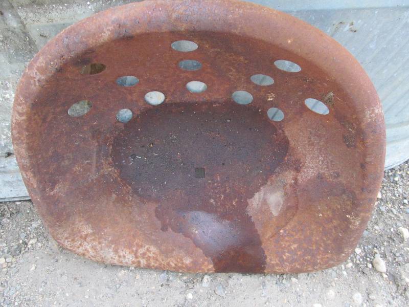 lot 54 image: Vintage, Tractor Seat