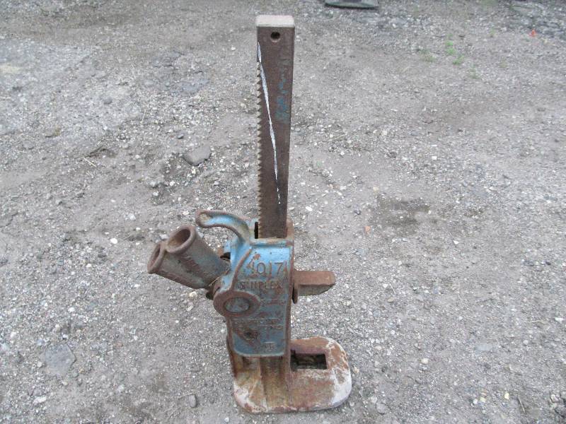 lot 58 image: Vintage House Jack