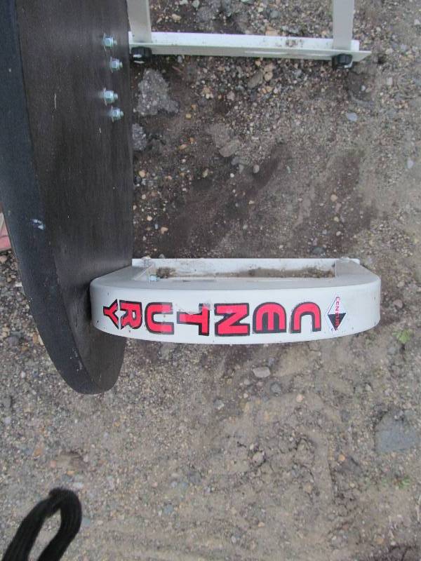 lot 61 image: Speed Bag Bracket