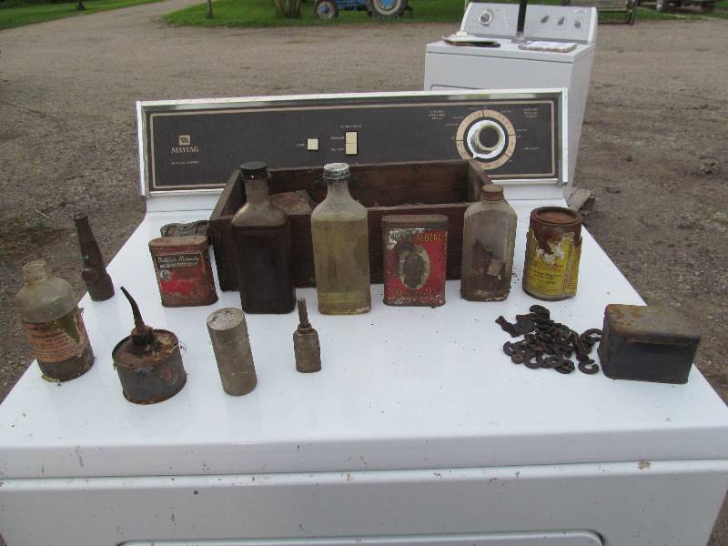 lot 65 image: Misc. Vintage Bottles and Cans