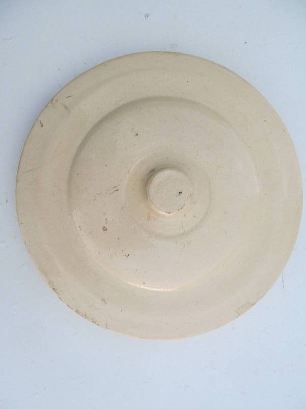 lot 68 image: Vintage Crock lid