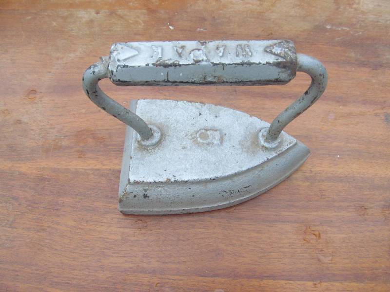 lot 72 image: Vintage Iron