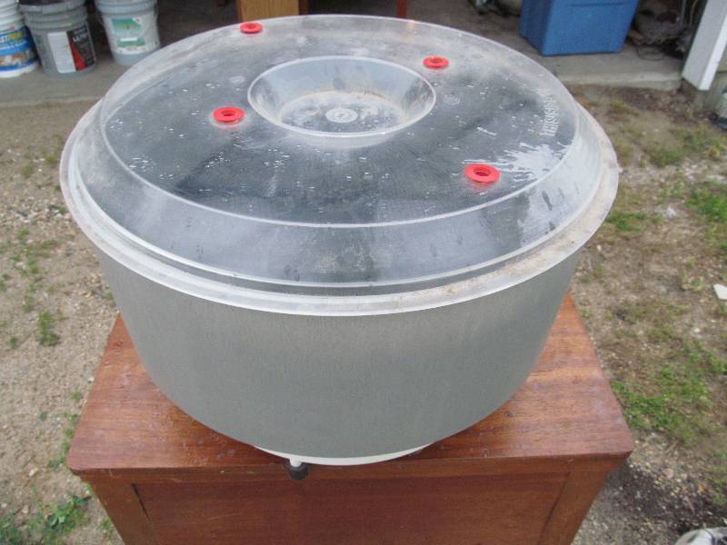 lot 74 image: Chicken Incubator