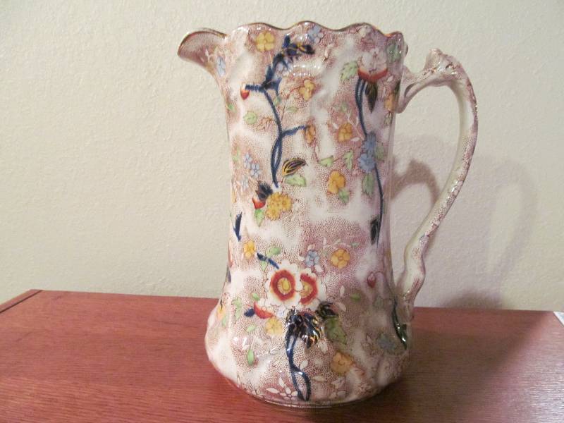 lot 76 image: Vintage Vase
