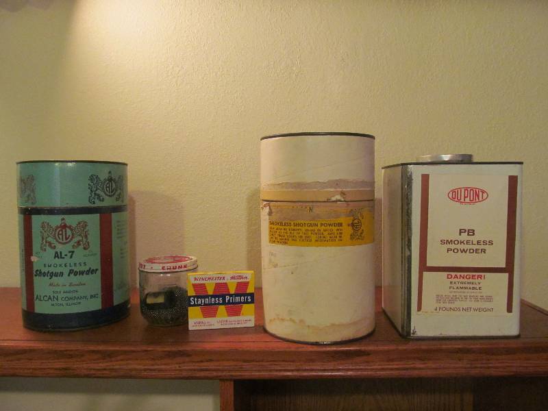 lot 118 image: Smokeless Gundpowder