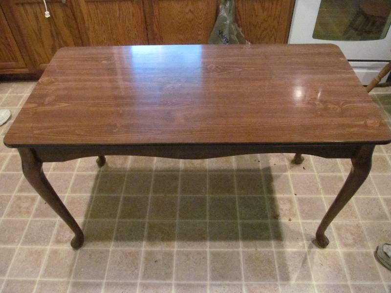 lot 116 image: Small Wooden Table