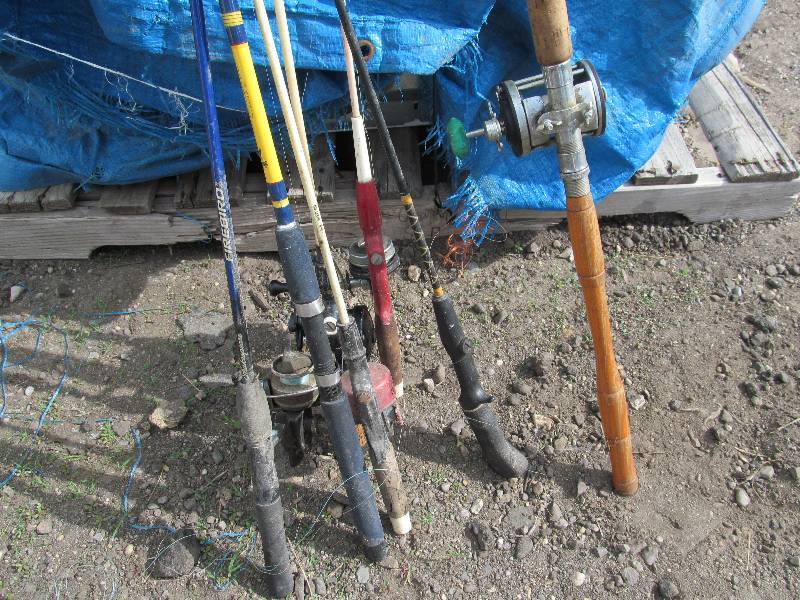 lot 24 image: Fishing poles