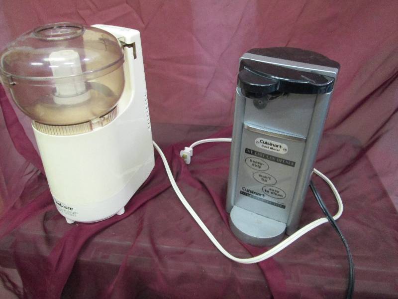 lot 23 image: Cuisinart Cast Metal Die Cast Can O...