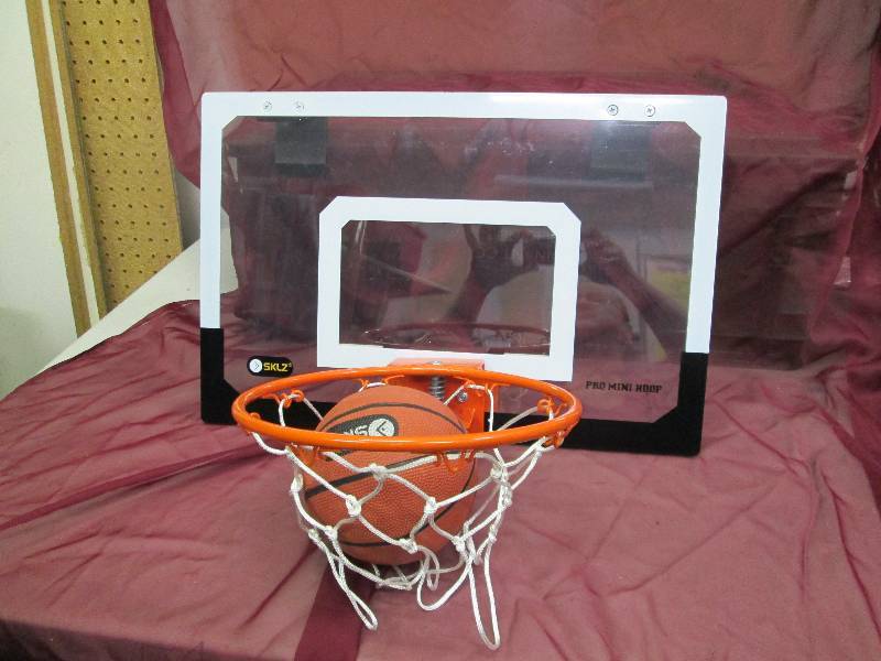 lot 45 image: Pro Mini Hoop- hangs over a door...