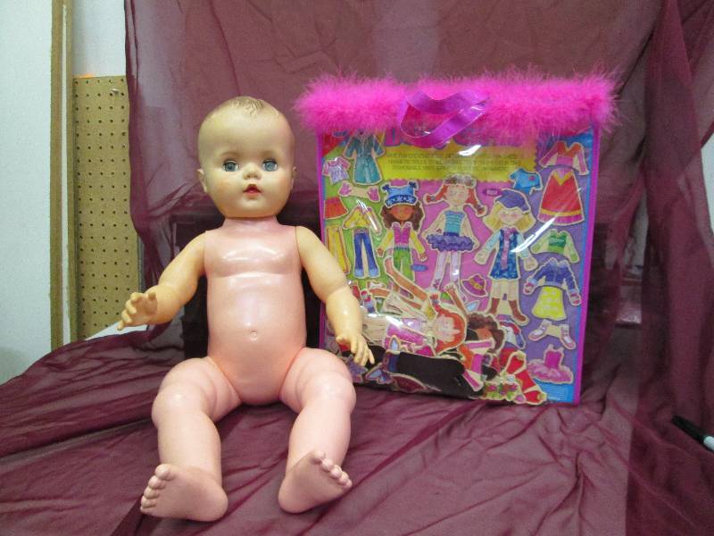 lot 48 image: Baby doll and Daisy Girls creating ...