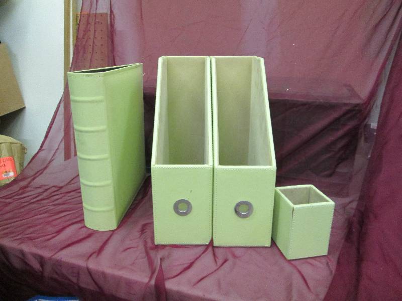 lot 70 image: 3 ring binder, magazine holders, an...