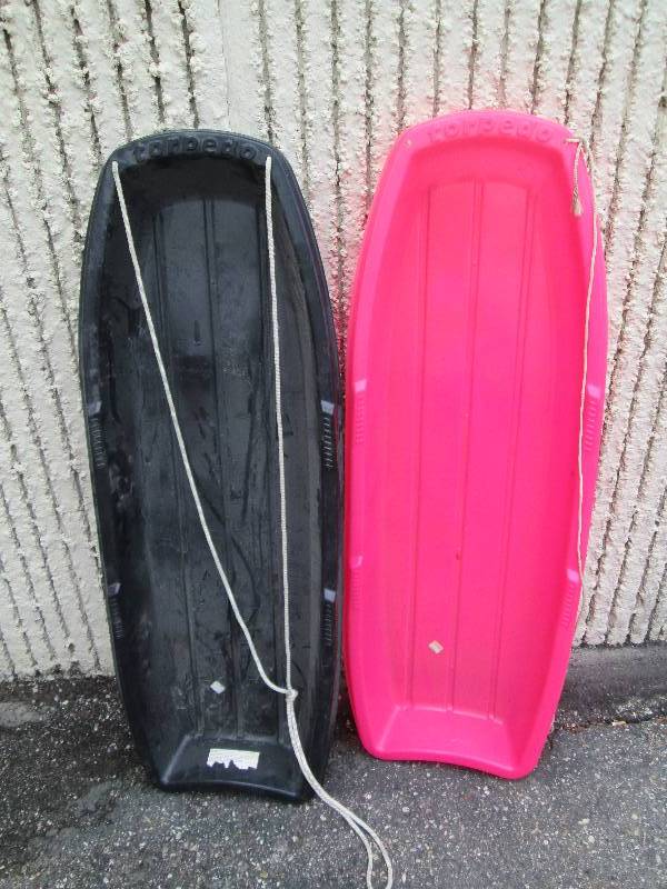 lot 86 image: Qty 2 slides black and pink...