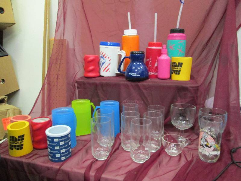 lot 93 image: Assortment of glasses, frozen mugs,...