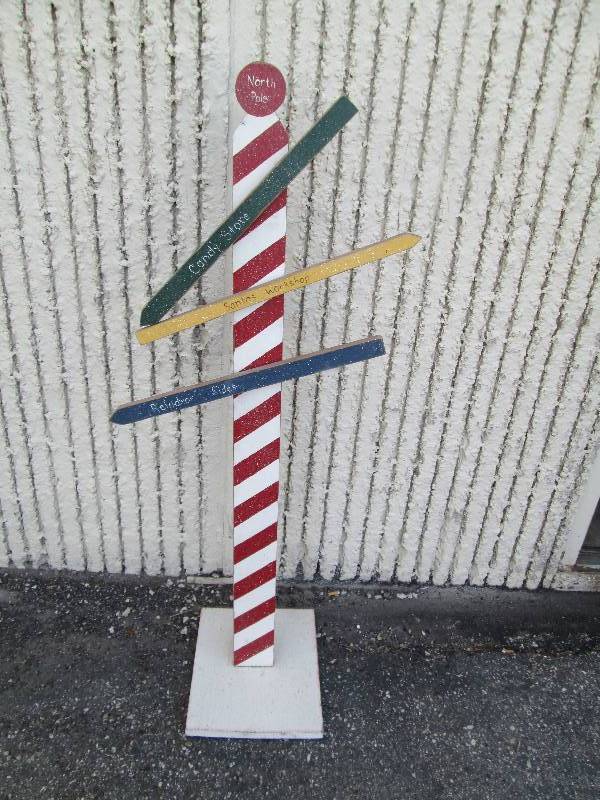 lot 99 image: North pole sign...