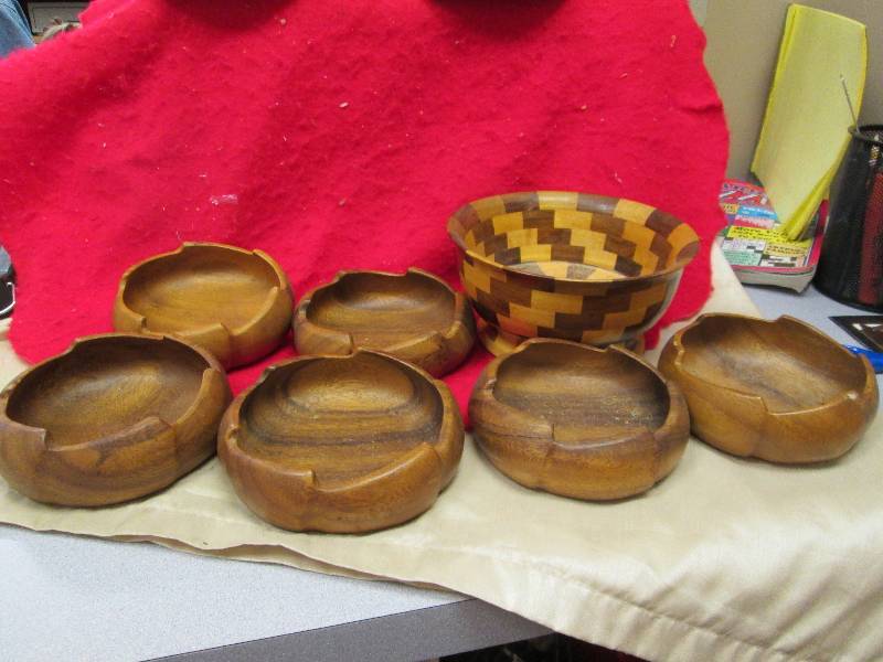 lot 107 image: Wooden bowls...