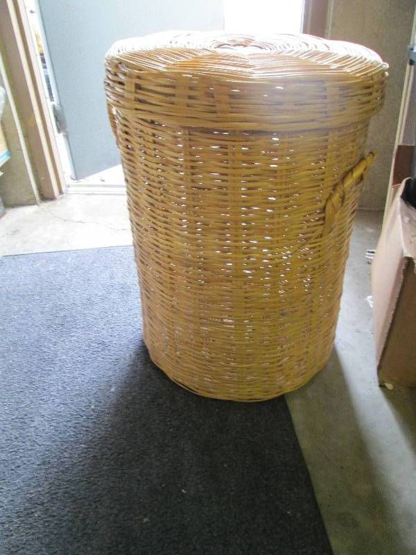 lot 123 image: Large wicker basket one handle is b...