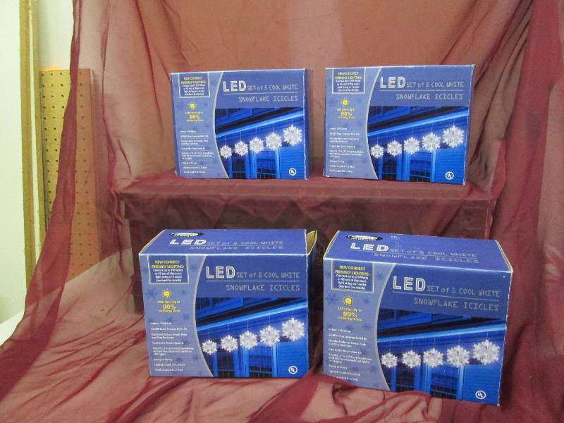 lot 142 image: 4 boxes of Led set  of 5 cool white...