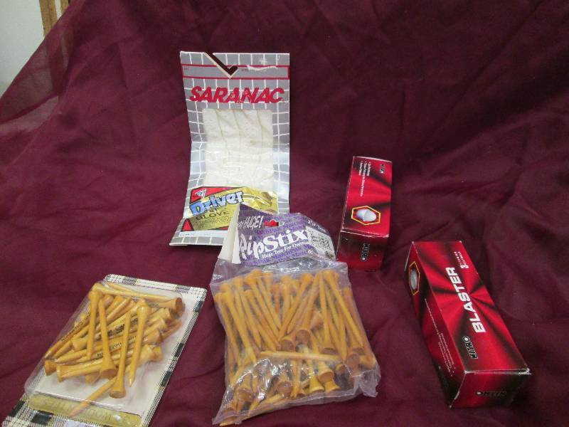 lot 153 image: Saranac Drive Golf Glove, 2 pkg of ...