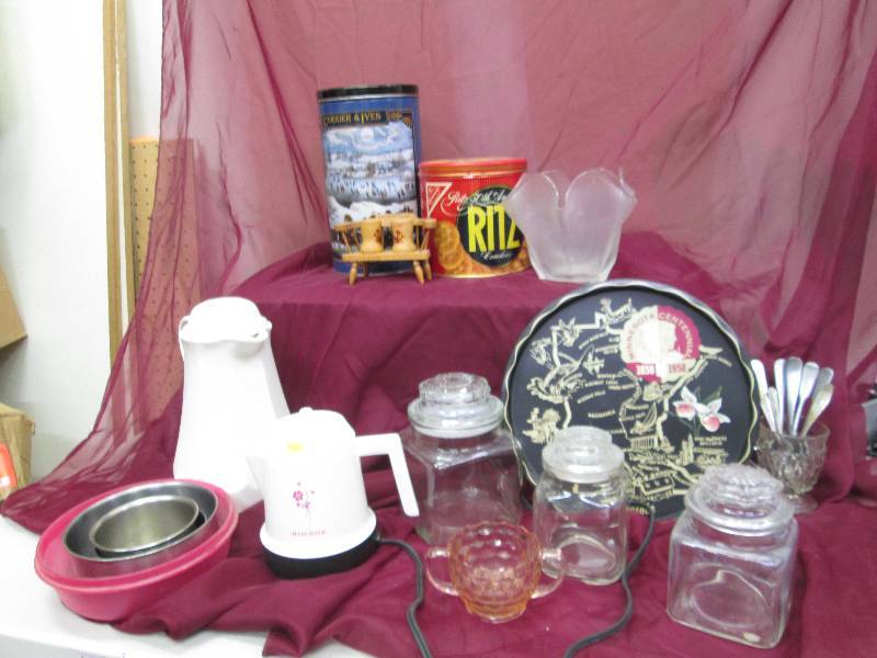 lot 168 image: Glass canistors, coffee pot, bowls,...
