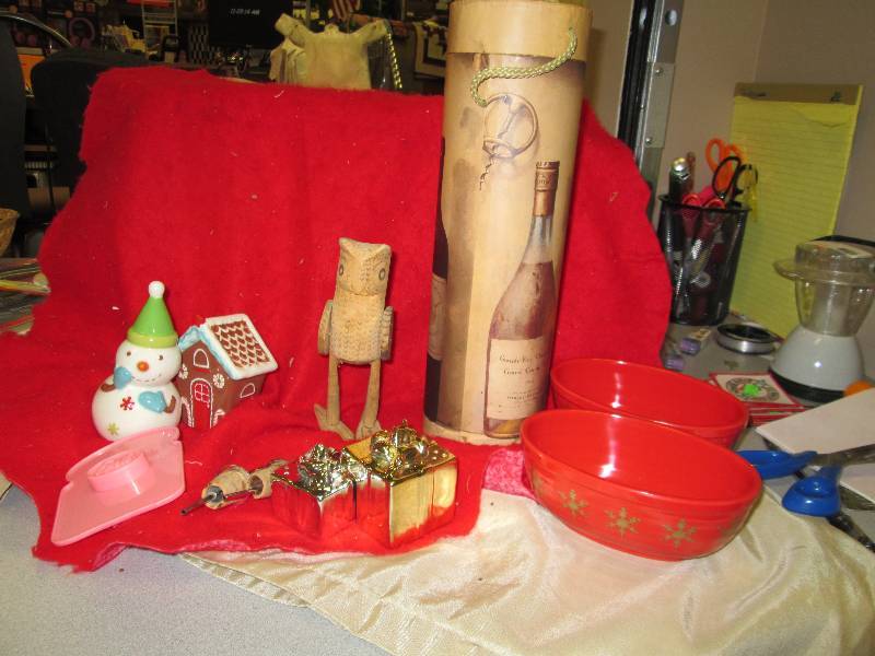lot 171 image: snowman and ginder man house pepper...