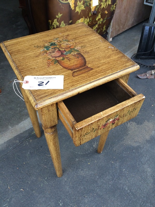 Table    15 Wide x 15 Deep x 26 12 High