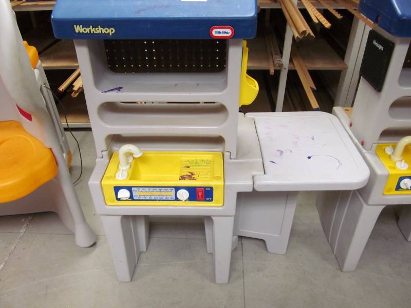 lot 3 image: Little Tikes Workshop