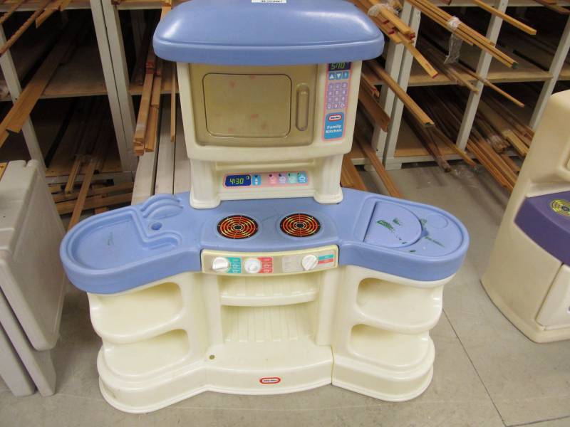 little tikes family kitchen