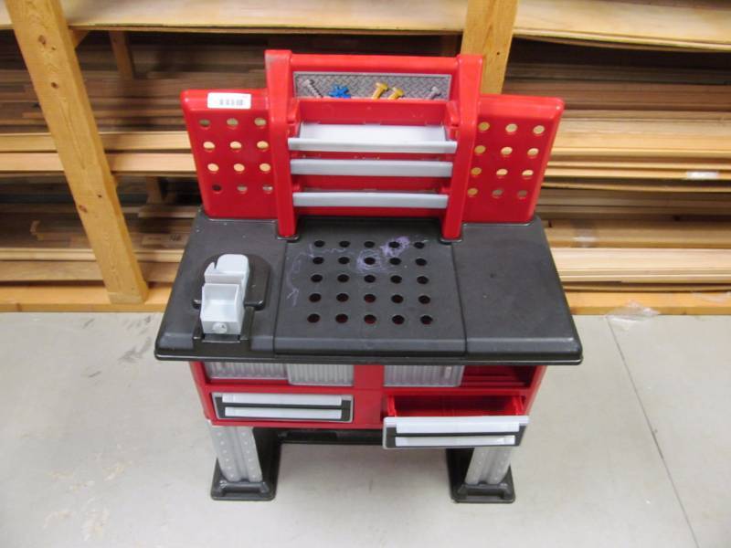 lot 10 image: Preschool Toy Workbench