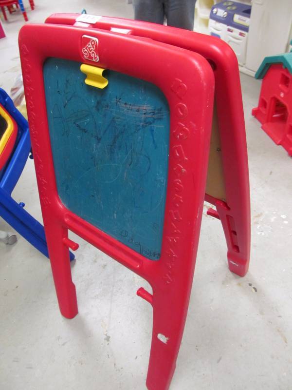 lot 13 image: Step 2 Preschool Art Else with dry eraser and chalk board