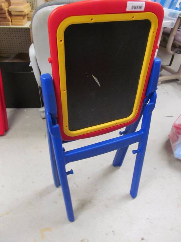 lot 14 image: Preschool Art Else with dry eraser and chalk board