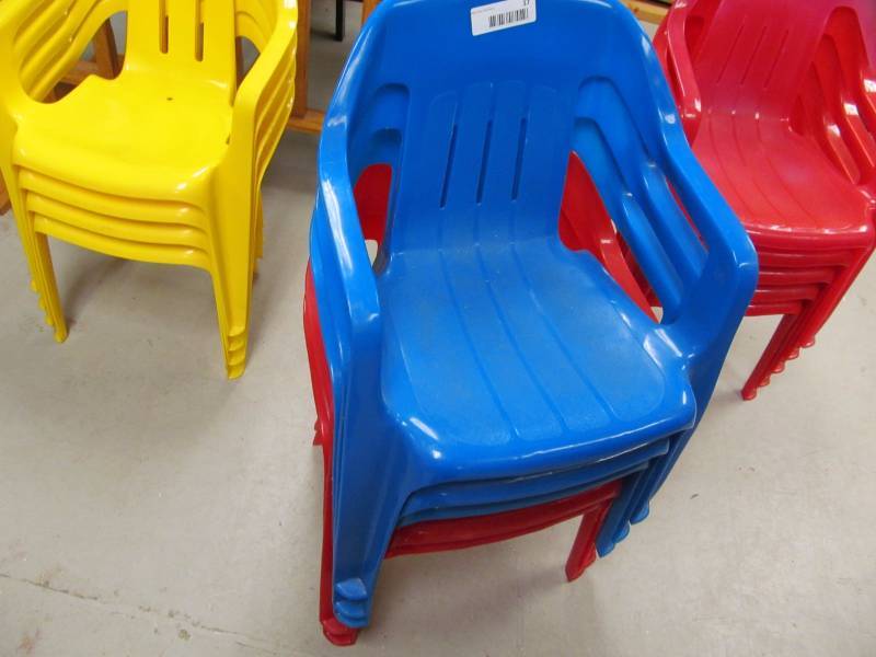 lot 17 image: Lot of 2 Red & 3 Blue Toddler Chairs