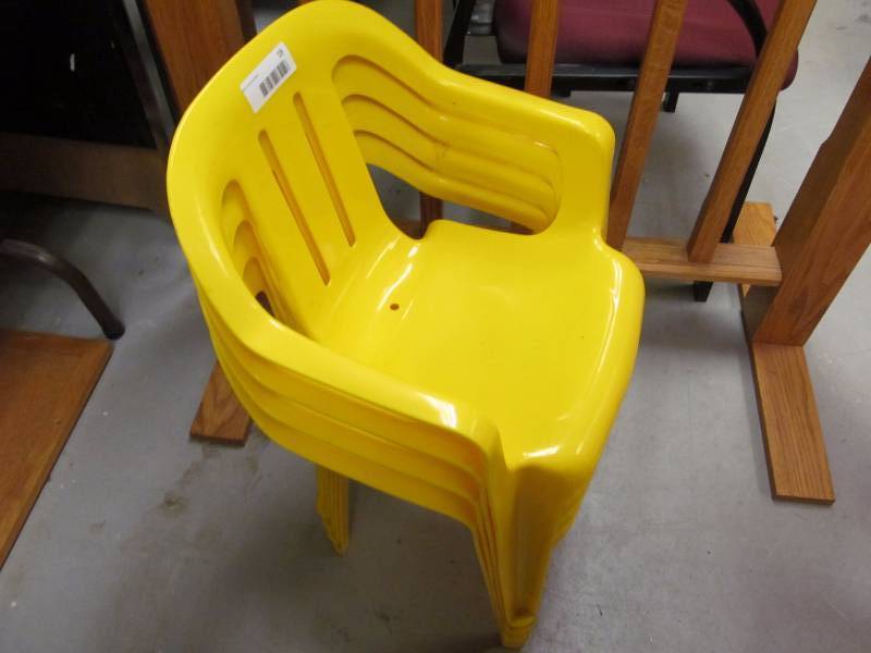 lot 18 image: Lot of 4 Yellow Toddler Chairs